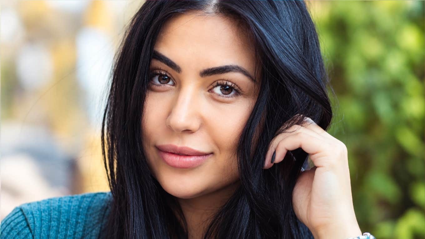 The Psychology of 'Sticky Eyes': Why This Flirting Tactic Actually Works